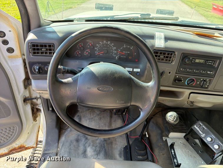 image for item FU4668 1999 Ford F350  Super Duty dump bed pickup truck