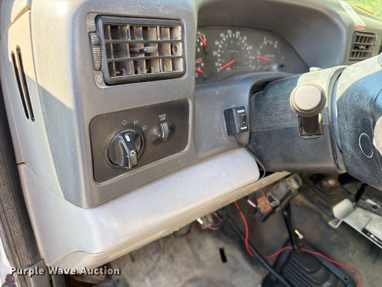 image for item FU4668 1999 Ford F350  Super Duty dump bed pickup truck