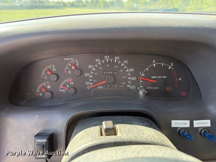 image for item FU4668 1999 Ford F350  Super Duty dump bed pickup truck