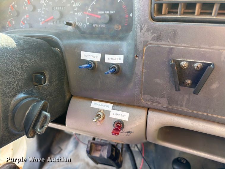 image for item FU4668 1999 Ford F350  Super Duty dump bed pickup truck