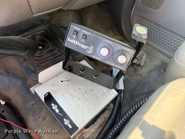 image for item FU4668 1999 Ford F350  Super Duty dump bed pickup truck