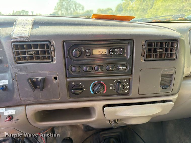 image for item FU4668 1999 Ford F350  Super Duty dump bed pickup truck