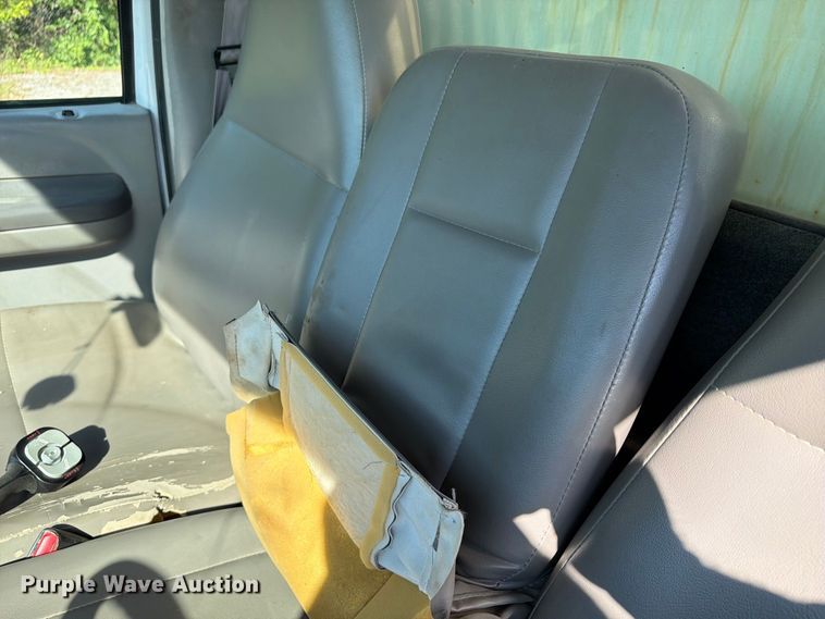 image for item FU4668 1999 Ford F350  Super Duty dump bed pickup truck