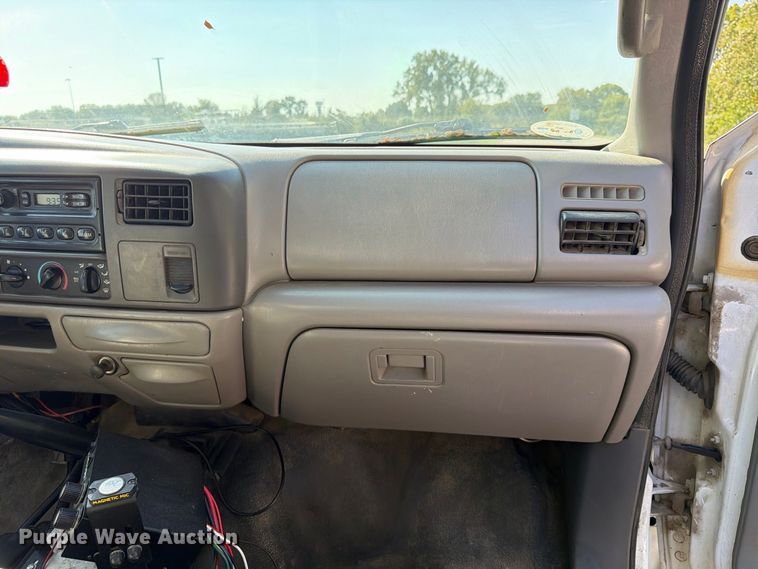 image for item FU4668 1999 Ford F350  Super Duty dump bed pickup truck