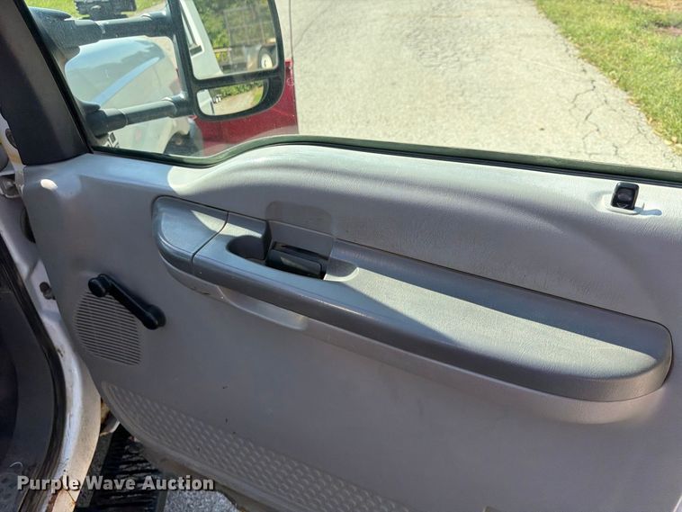 image for item FU4668 1999 Ford F350  Super Duty dump bed pickup truck
