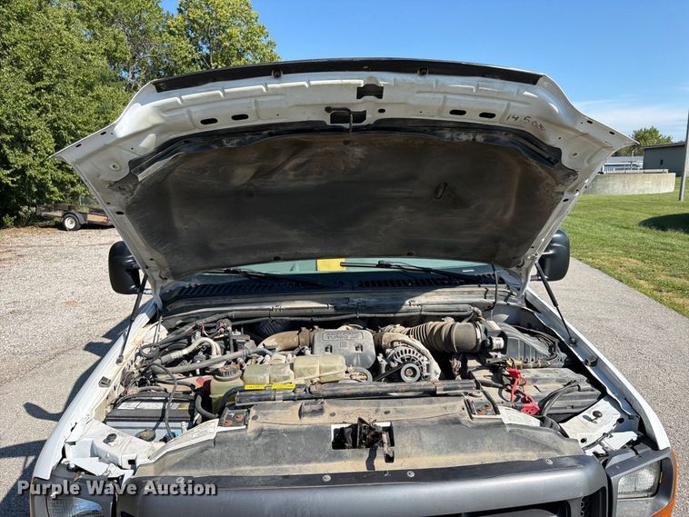 image for item FU4668 1999 Ford F350  Super Duty dump bed pickup truck