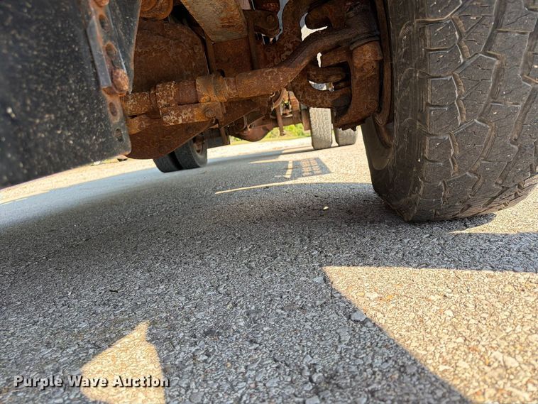image for item FU4668 1999 Ford F350  Super Duty dump bed pickup truck