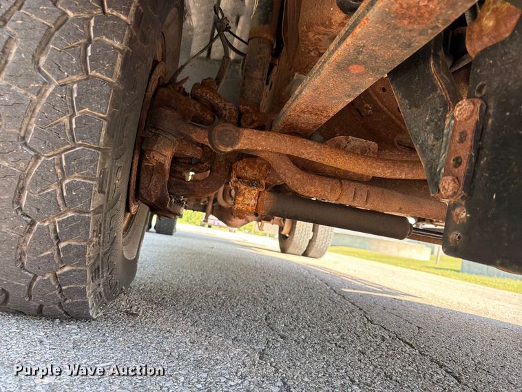 image for item FU4668 1999 Ford F350  Super Duty dump bed pickup truck
