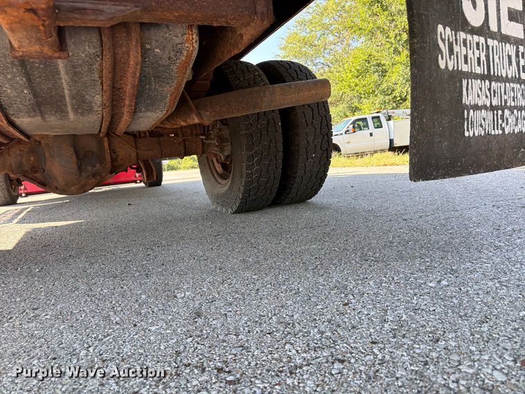 image for item FU4668 1999 Ford F350  Super Duty dump bed pickup truck