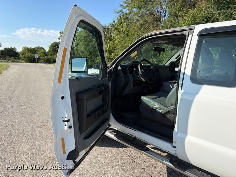 image for item FU4669 2016 Ford F350 Super Duty XL Ext. Cab utility / service truck
