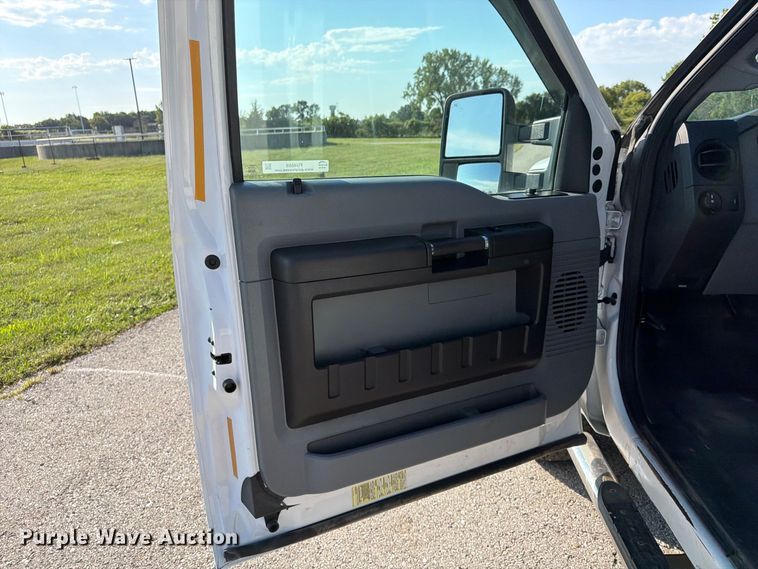 image for item FU4669 2016 Ford F350 Super Duty XL Ext. Cab utility / service truck