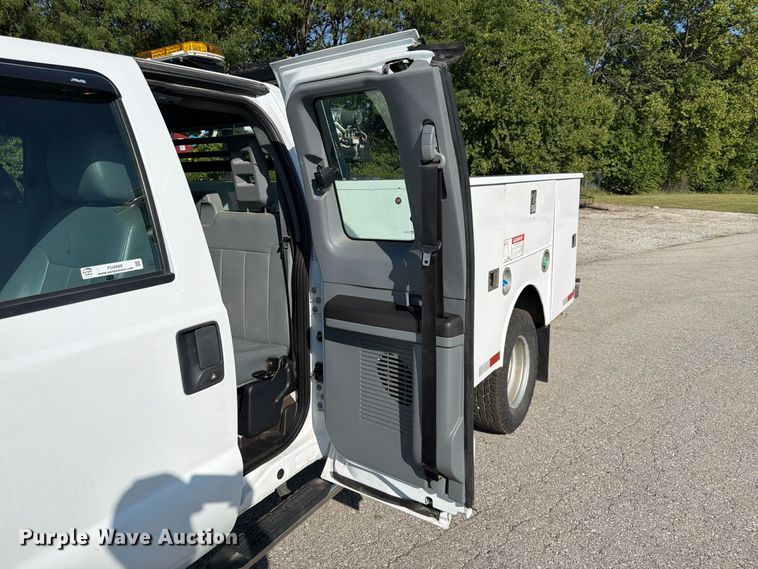 image for item FU4669 2016 Ford F350 Super Duty XL Ext. Cab utility / service truck
