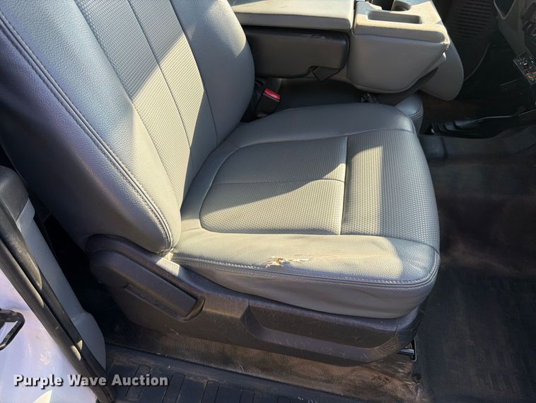 image for item FU4669 2016 Ford F350 Super Duty XL Ext. Cab utility / service truck