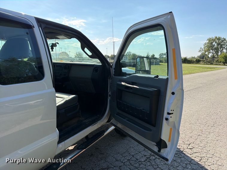 image for item FU4669 2016 Ford F350 Super Duty XL Ext. Cab utility / service truck