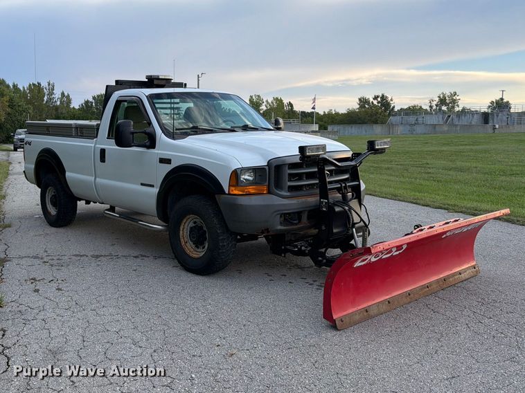 image for item FU4670 2000 Ford F250 Super Duty XL pickup truck