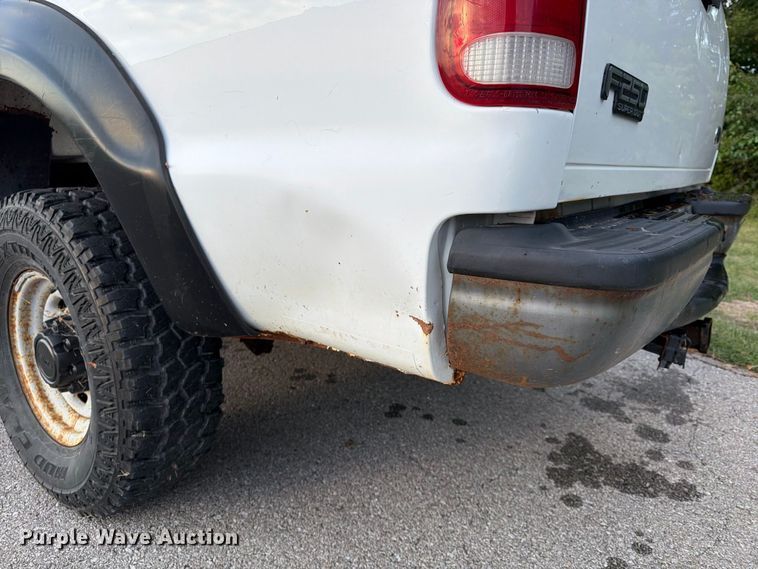 image for item FU4670 2000 Ford F250 Super Duty XL pickup truck