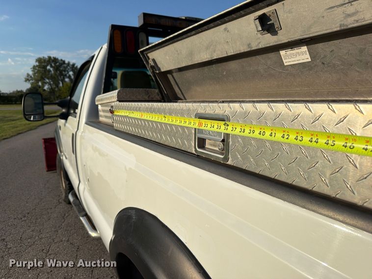 image for item FU4670 2000 Ford F250 Super Duty XL pickup truck