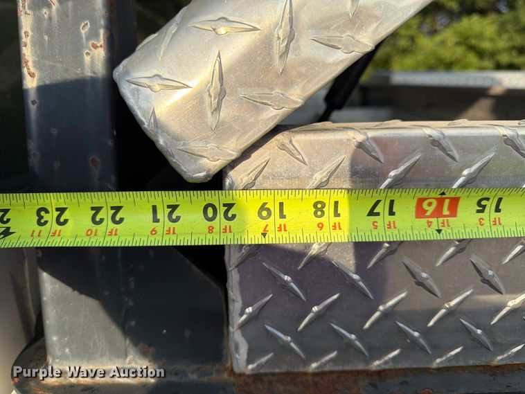 image for item FU4670 2000 Ford F250 Super Duty XL pickup truck