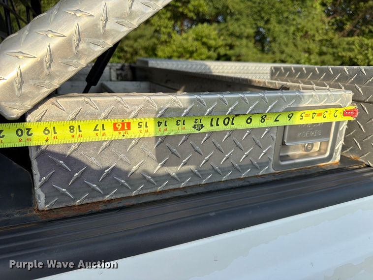 image for item FU4670 2000 Ford F250 Super Duty XL pickup truck