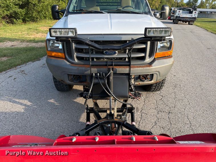 image for item FU4670 2000 Ford F250 Super Duty XL pickup truck
