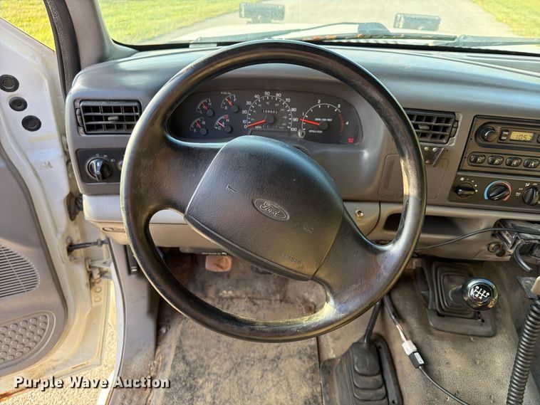image for item FU4670 2000 Ford F250 Super Duty XL pickup truck