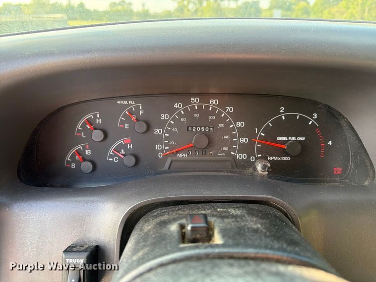image for item FU4670 2000 Ford F250 Super Duty XL pickup truck