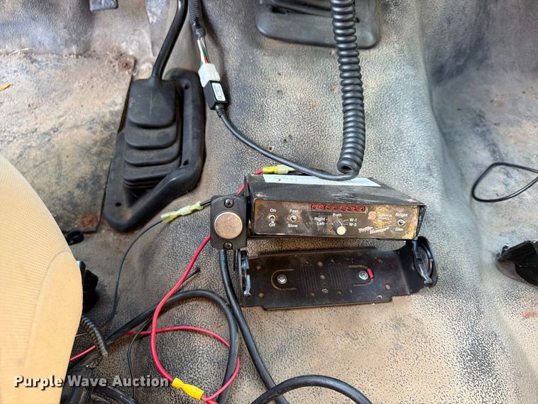 image for item FU4670 2000 Ford F250 Super Duty XL pickup truck