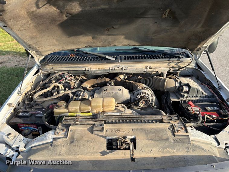 image for item FU4670 2000 Ford F250 Super Duty XL pickup truck