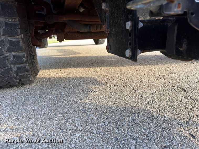image for item FU4670 2000 Ford F250 Super Duty XL pickup truck