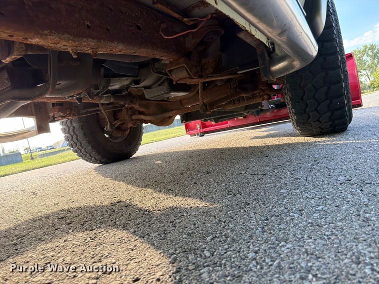 image for item FU4670 2000 Ford F250 Super Duty XL pickup truck