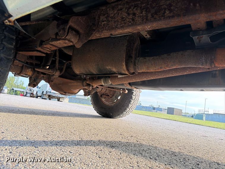 image for item FU4670 2000 Ford F250 Super Duty XL pickup truck