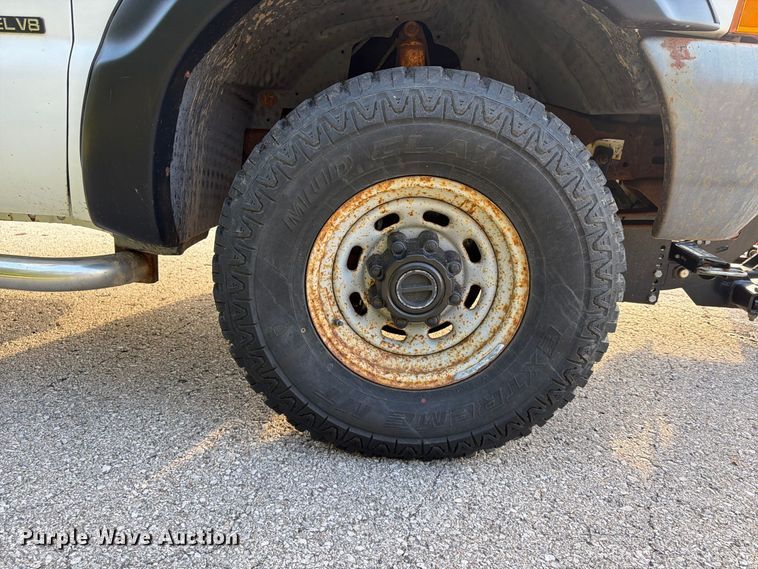 image for item FU4670 2000 Ford F250 Super Duty XL pickup truck