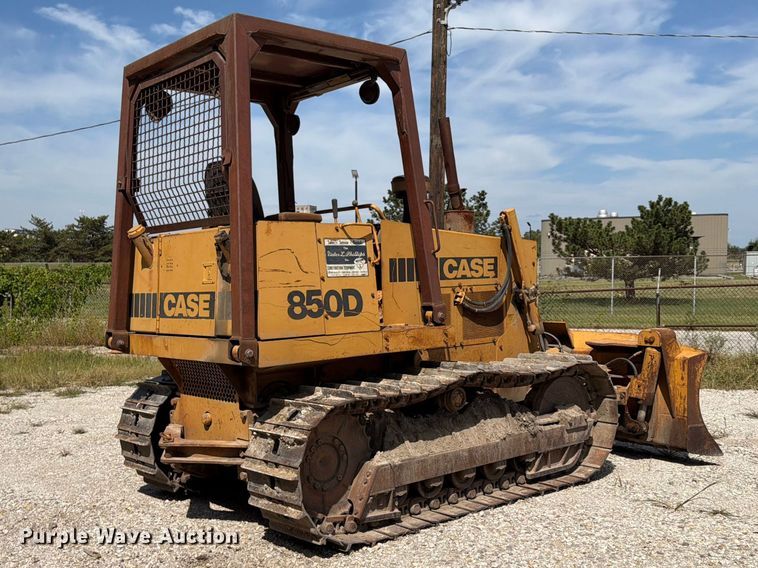 image for item FU4675 1986 Case 850D dozer
