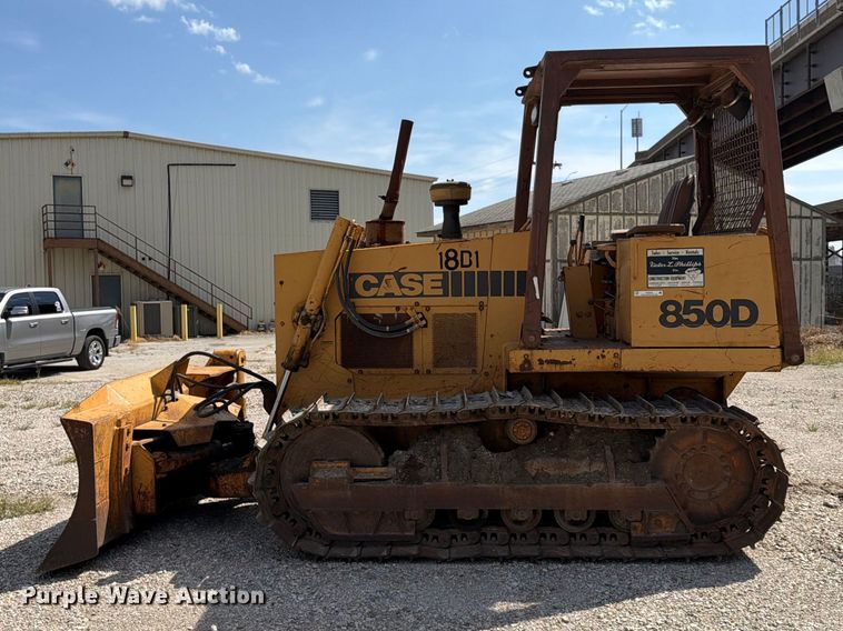 image for item FU4675 1986 Case 850D dozer