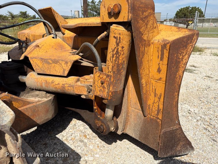 image for item FU4675 1986 Case 850D dozer