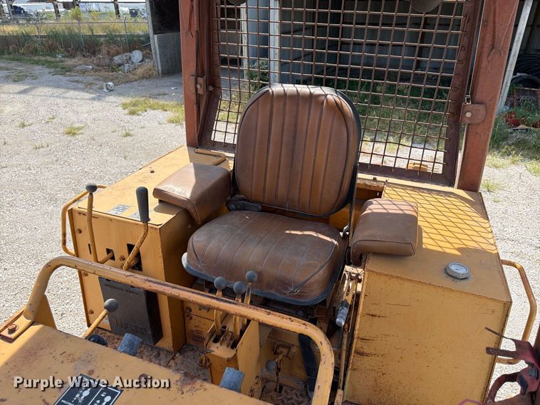image for item FU4675 1986 Case 850D dozer