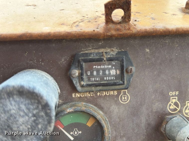 image for item FU4675 1986 Case 850D dozer