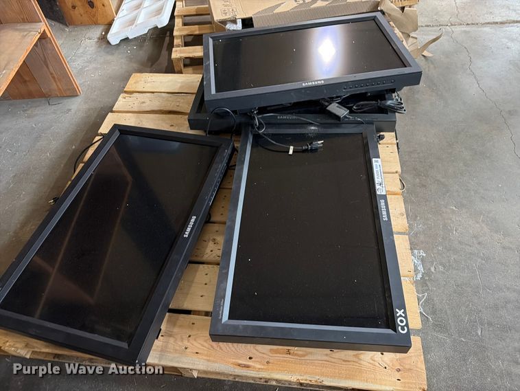 image for item FU5005 (5) Samsung Syncmaster 320 tv's