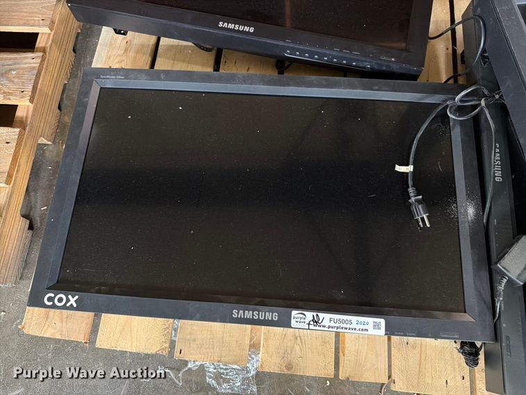 image for item FU5005 (5) Samsung Syncmaster 320 tv's