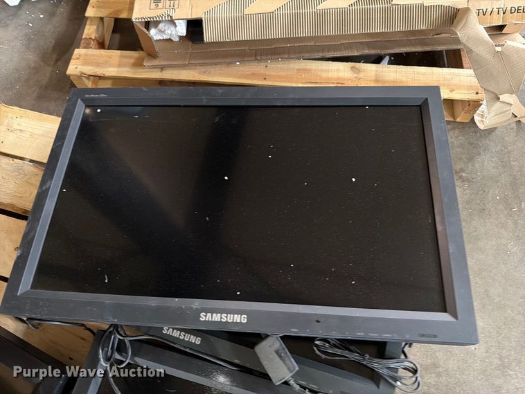 image for item FU5005 (5) Samsung Syncmaster 320 tv's
