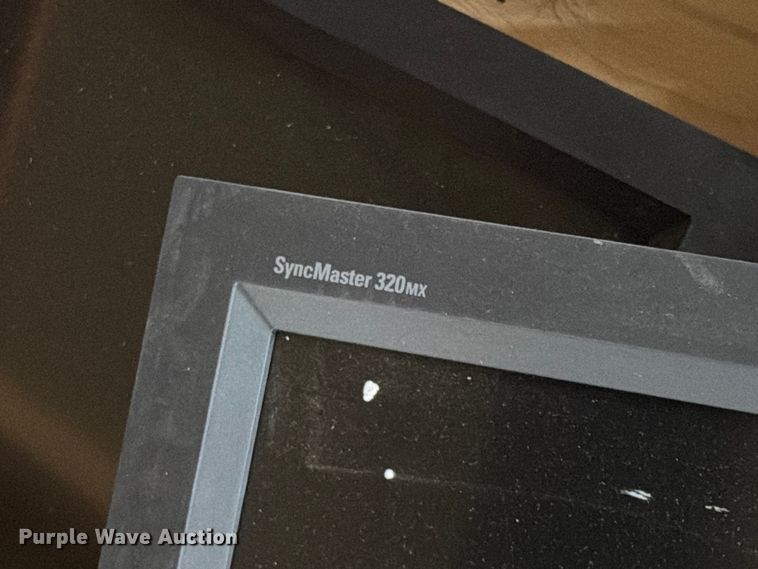 image for item FU5005 (5) Samsung Syncmaster 320 tv's