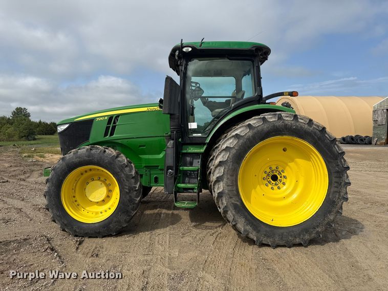 image for item ND9541 2015 John Deere 7210R MFWD tractor