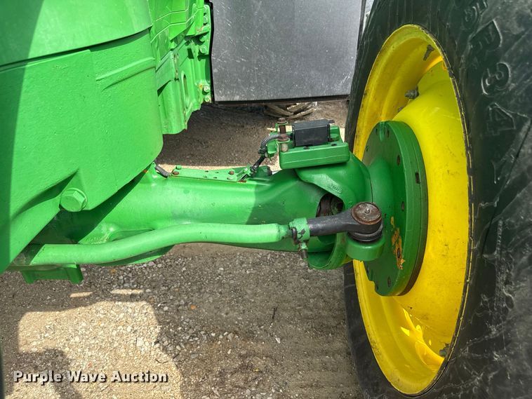 image for item ND9541 2015 John Deere 7210R MFWD tractor