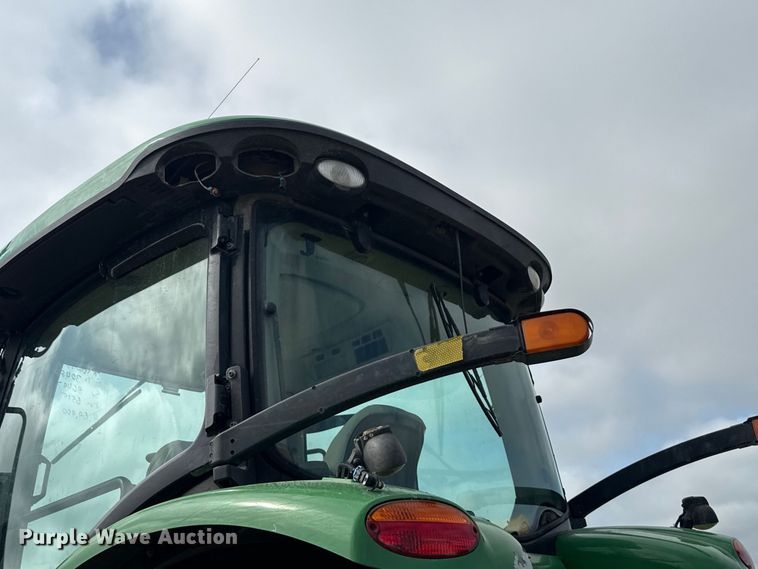 image for item ND9541 2015 John Deere 7210R MFWD tractor