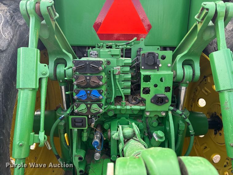 image for item ND9541 2015 John Deere 7210R MFWD tractor