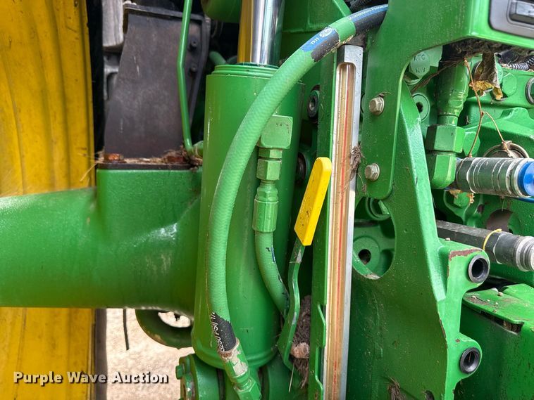 image for item ND9541 2015 John Deere 7210R MFWD tractor