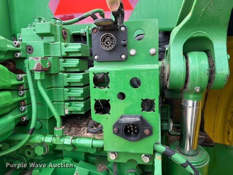 image for item ND9541 2015 John Deere 7210R MFWD tractor