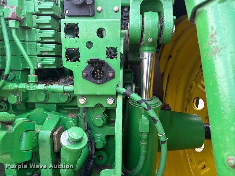 image for item ND9541 2015 John Deere 7210R MFWD tractor