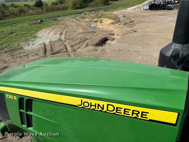 image for item ND9541 2015 John Deere 7210R MFWD tractor