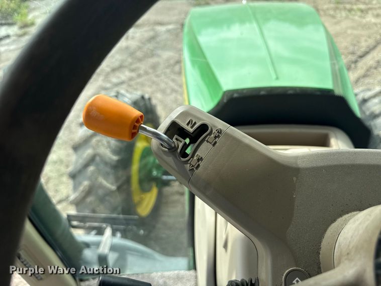 image for item ND9541 2015 John Deere 7210R MFWD tractor